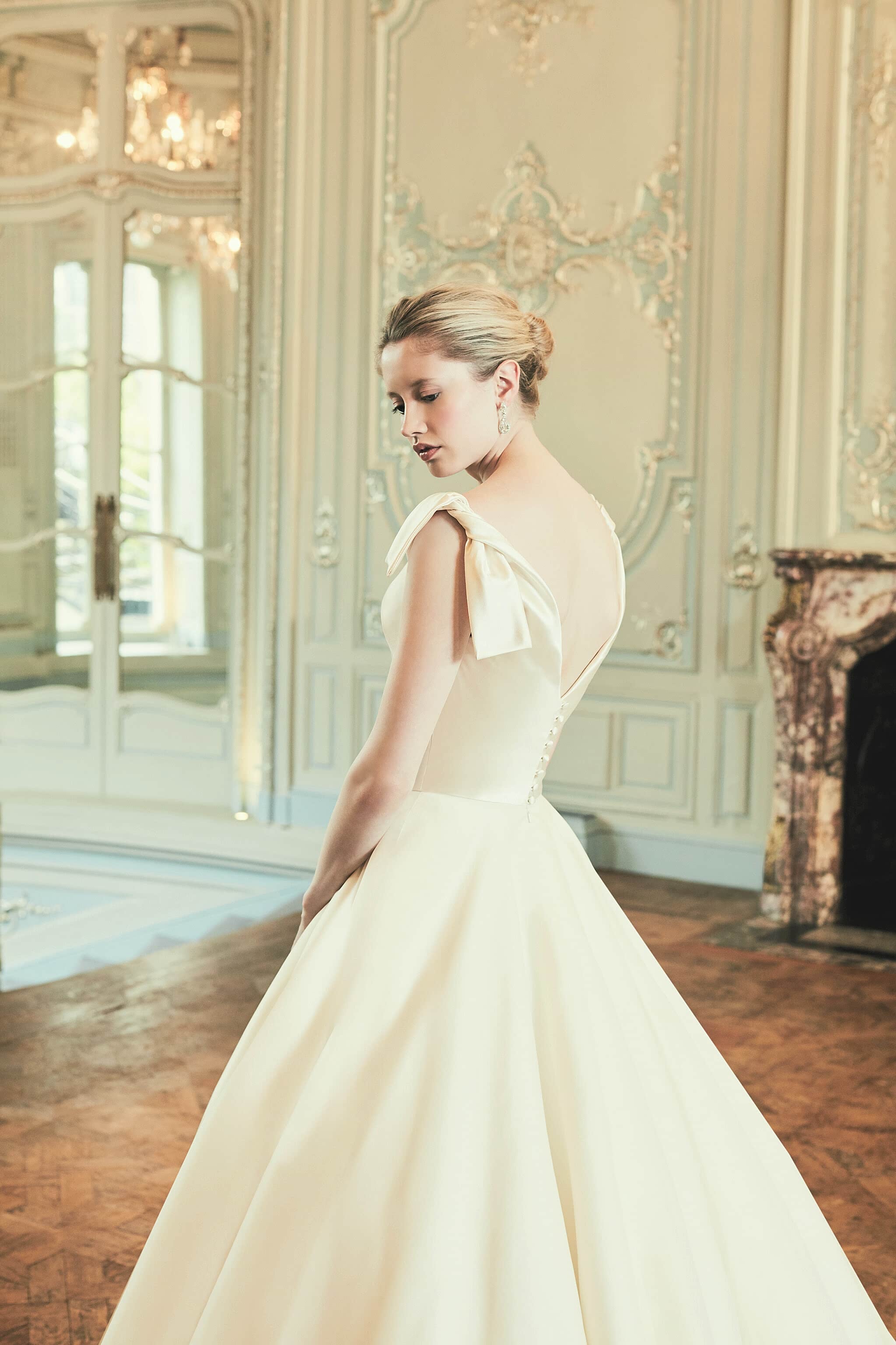 Phillipa_Lepley_Couture_Duchess_Satin_Gown_Nude_Vienna