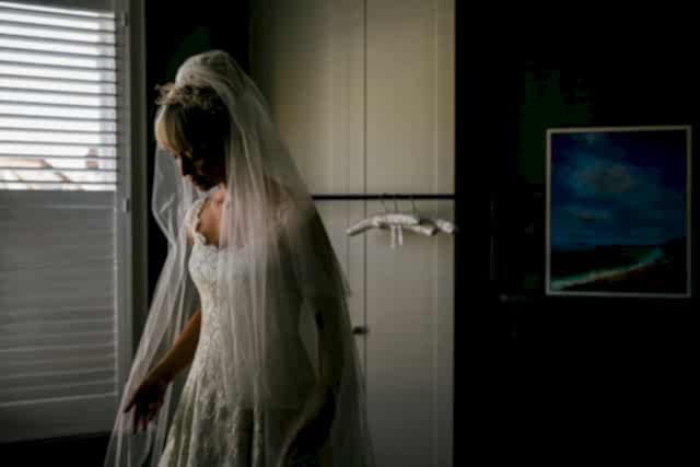 Phillipa_Lepley_Bride_Megan_Baby_Olinda_Mixed_Briar_Roses_Plain_Two_Tier_Silk_Veil