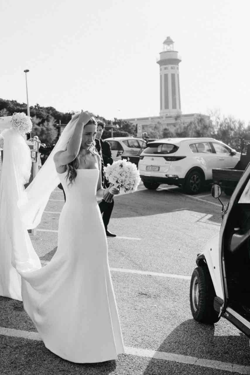 Phillipa_Lepley_Bride_Emma_Bespoke_Nude_Tallulah_Crepe_Sqaure_Neckline