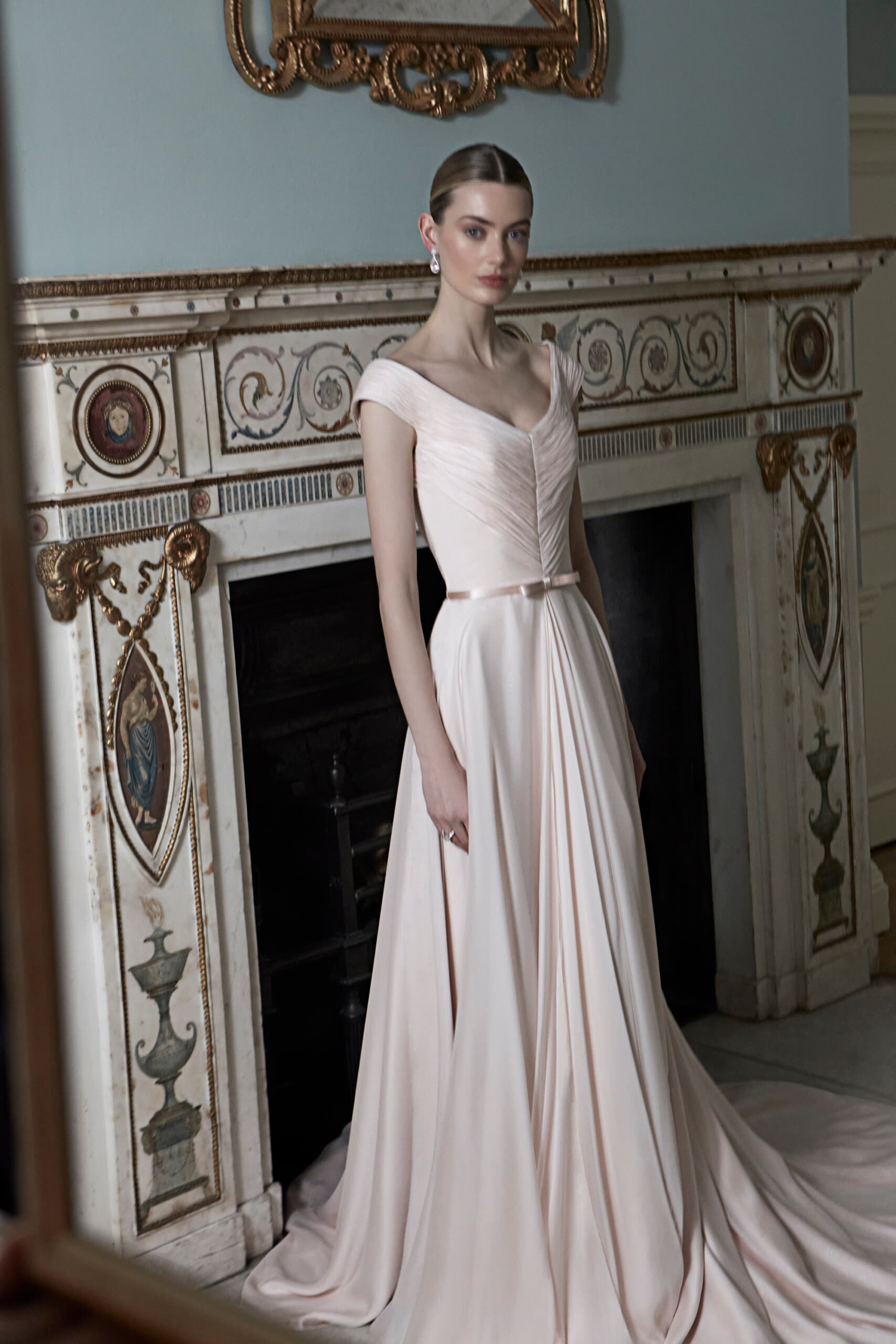 Phillipa-Lepley-Couture-Eveningwear-Dress-Love-Swan