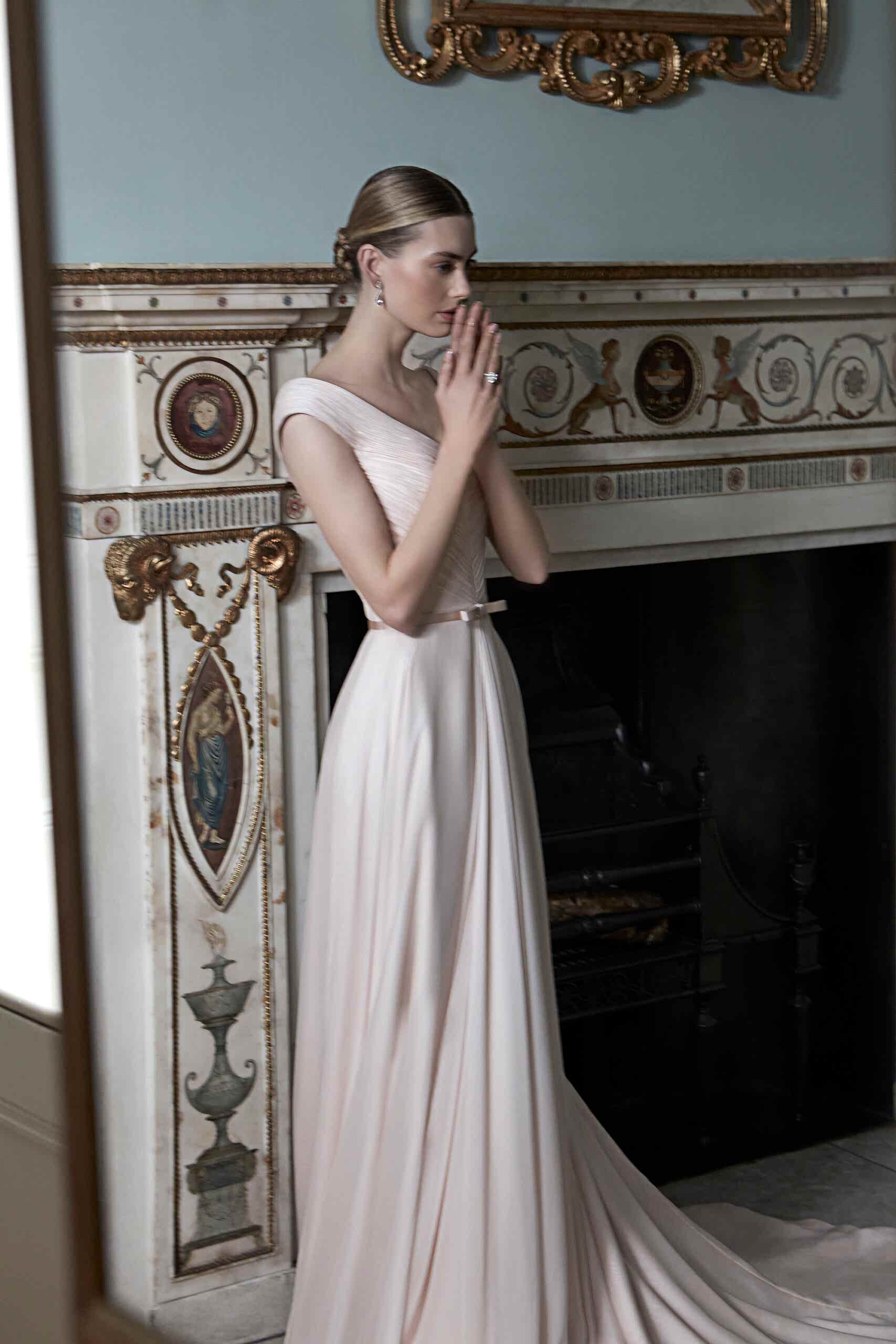 Phillipa-Lepley-Couture-Eveningwear-Dress-Love-Swan