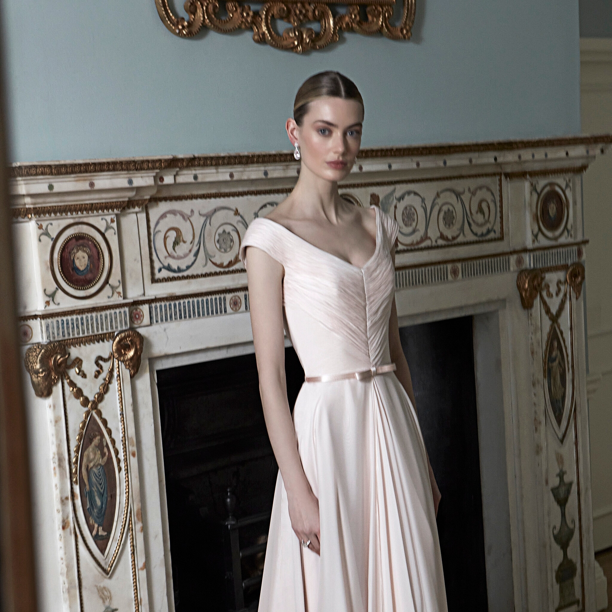 Phillipa-Lepley-Couture-Eveningwear-Dress-Love-Swan