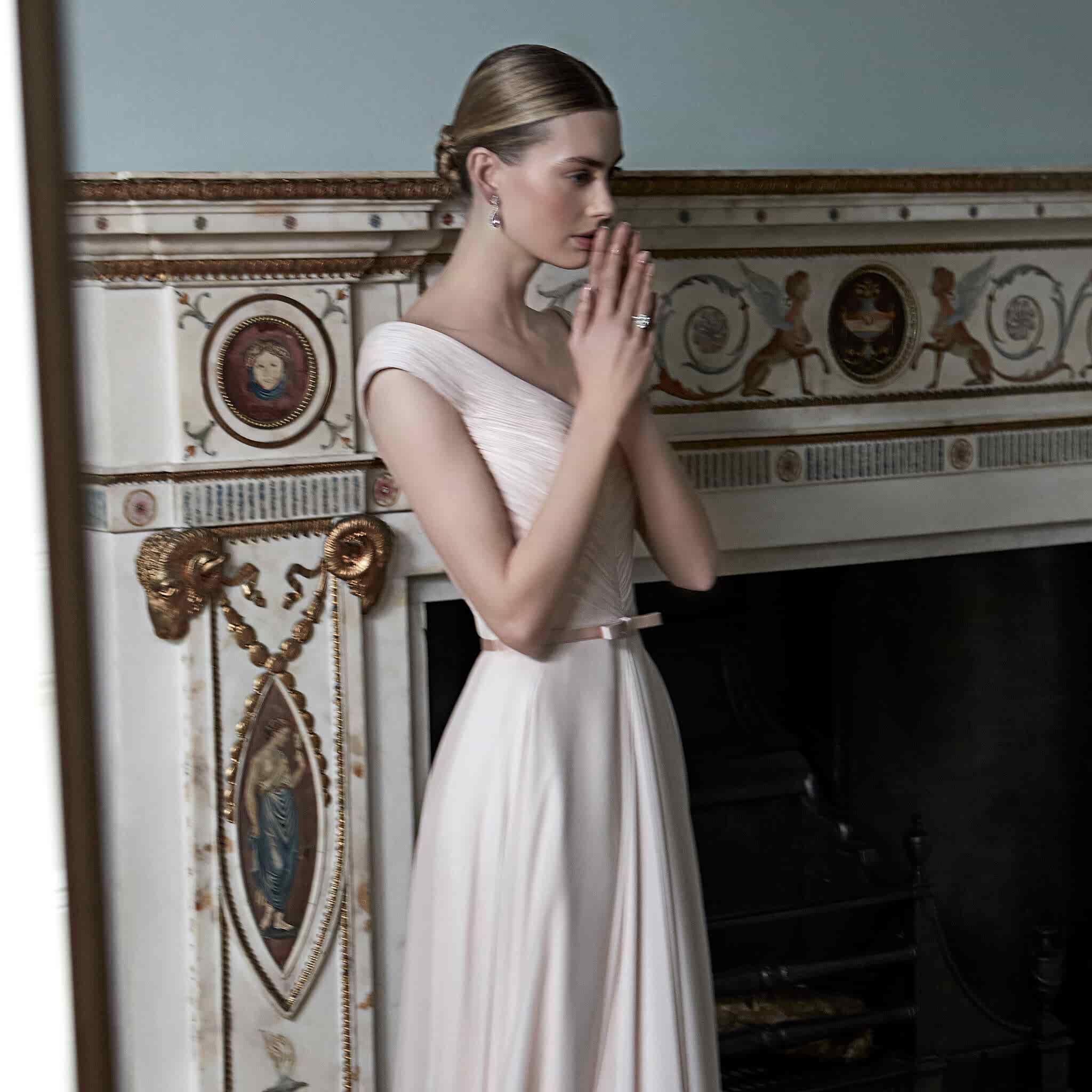 Phillipa-Lepley-Couture-Eveningwear-Dress-Love-Swan