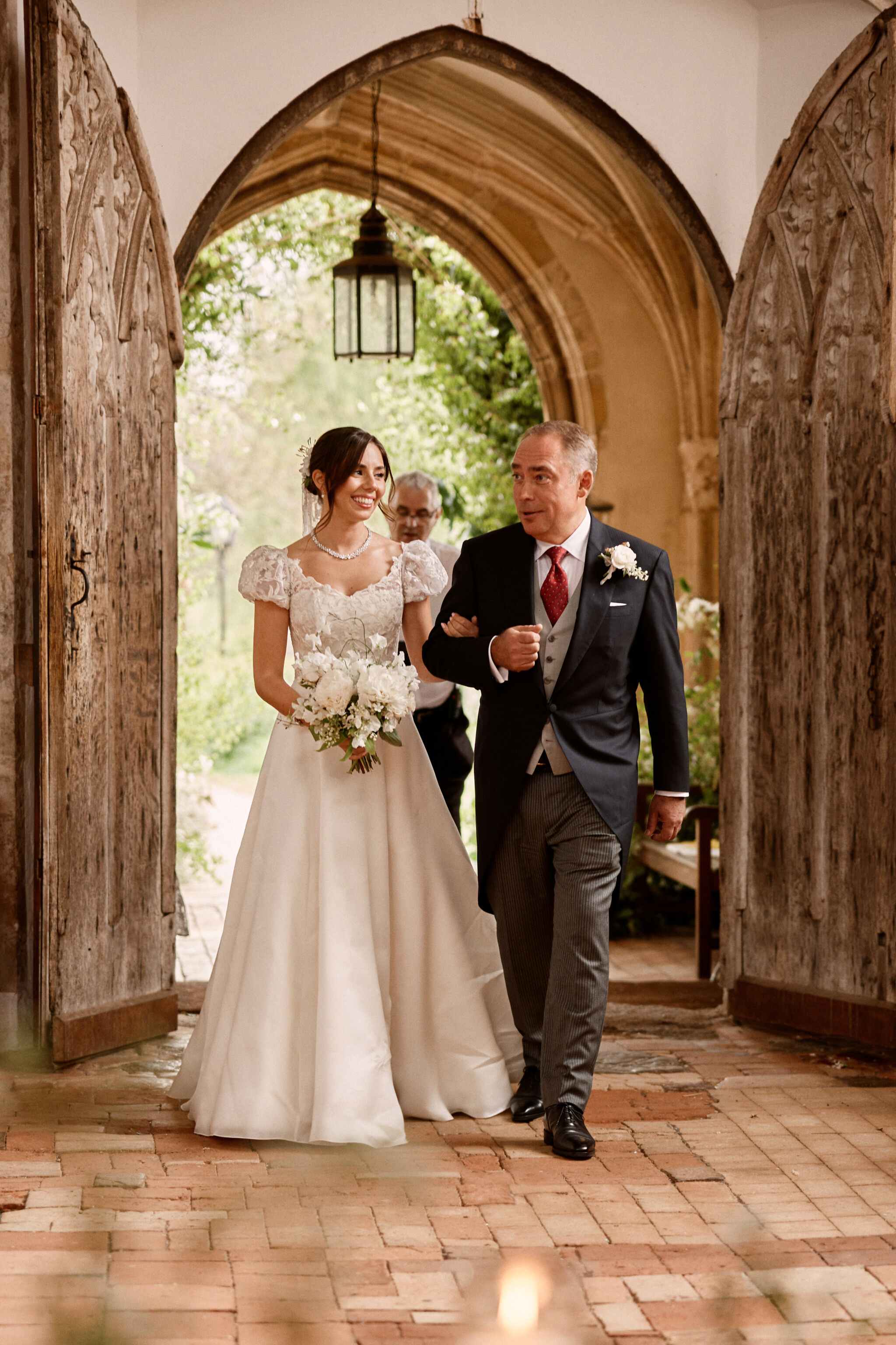 Phillipa_Lepley_Bride_Katya_Bespoke_Hand_Embroidered_Puff_Sleeve_V_Neck_Wedding_Dress