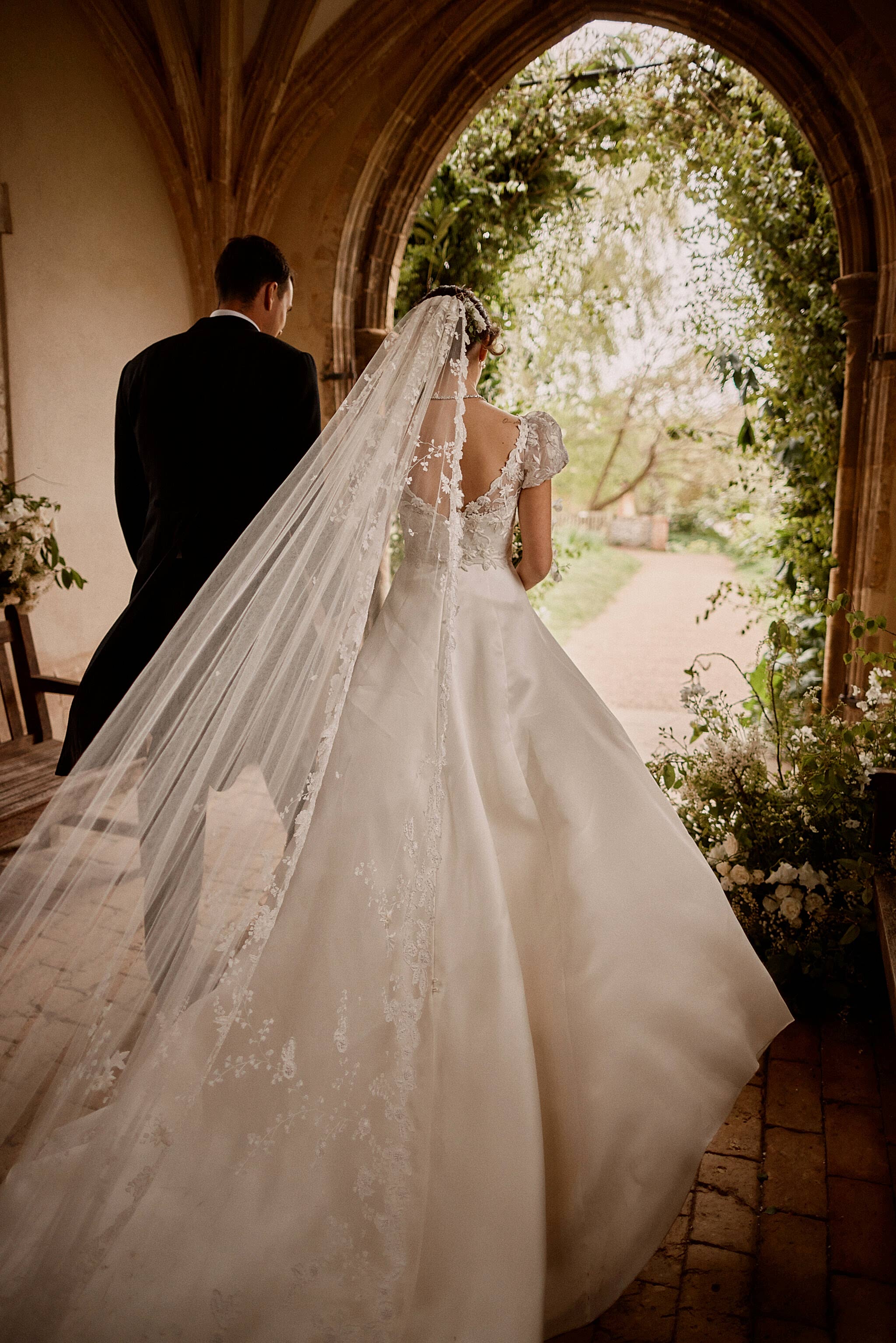 Phillipa_Lepley_Bride_Katya_Bespoke_Hand_Embroidered_Puff_Sleeve_V_Neck_Wedding_Dress