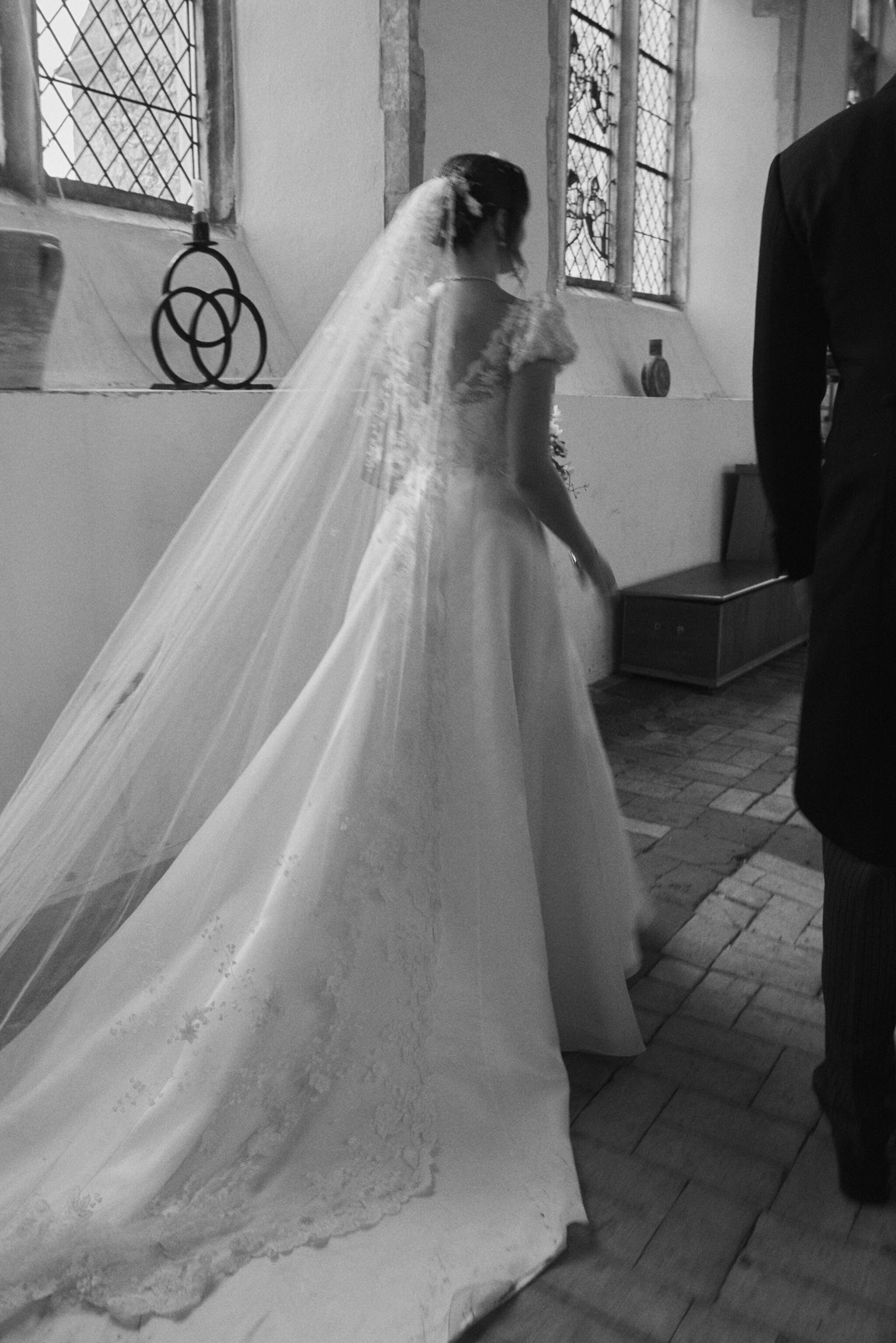Phillipa_Lepley_Bride_Katya_Bespoke_Hand_Embroidered_Puff_Sleeve_V_Neck_Wedding_Dress