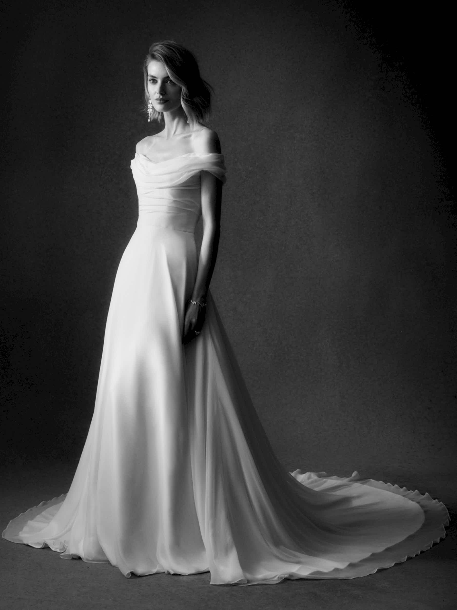 240131_PHILLIPA_LEPLEY_12_ELEGANCE_004_BW