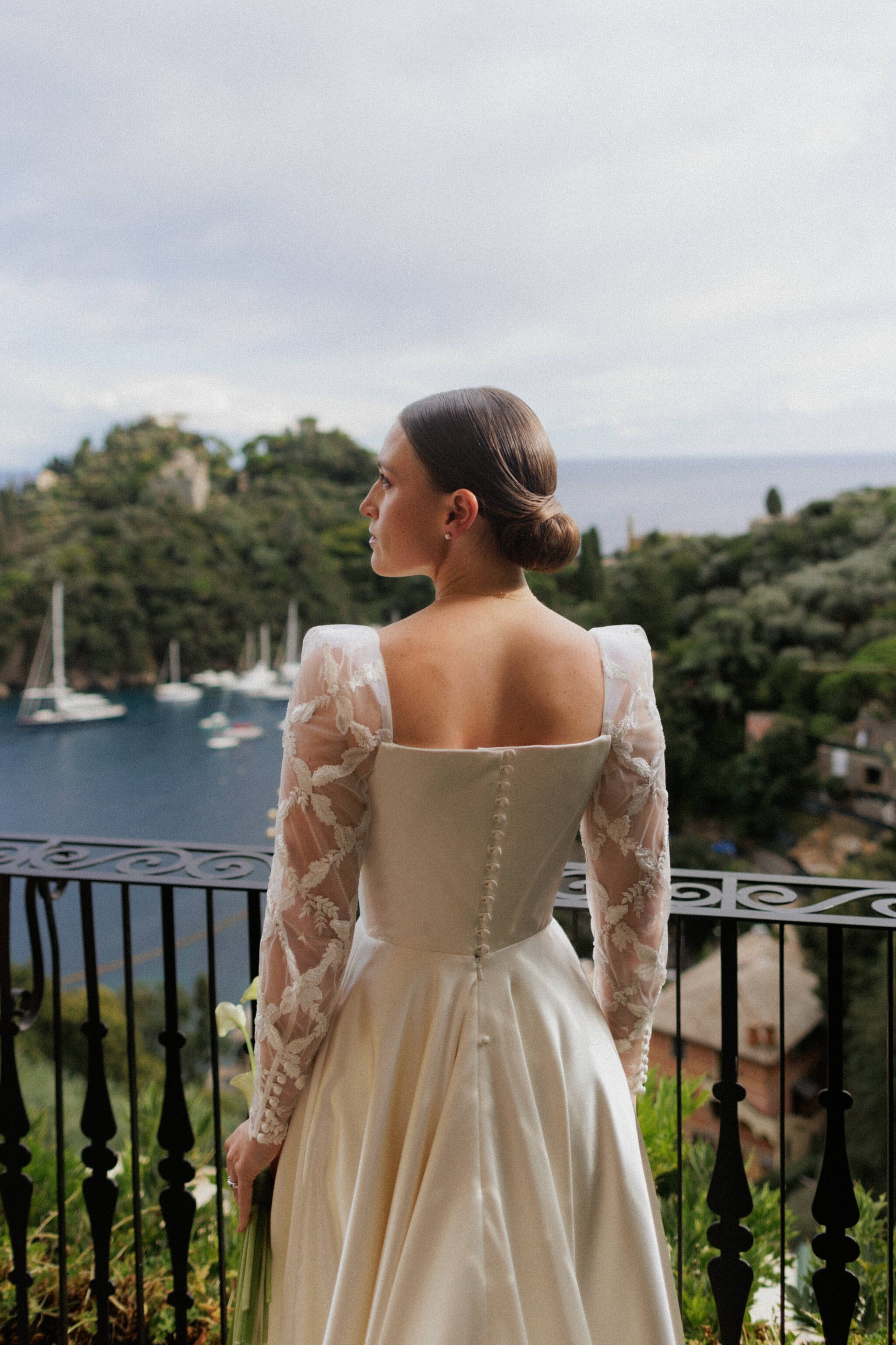 Phillipa_Lepley_Bride_Camille_Square_Neck_Couture_Modern_Wedding_Dress_Embroidered_Sleeves_Portofino_Wedding