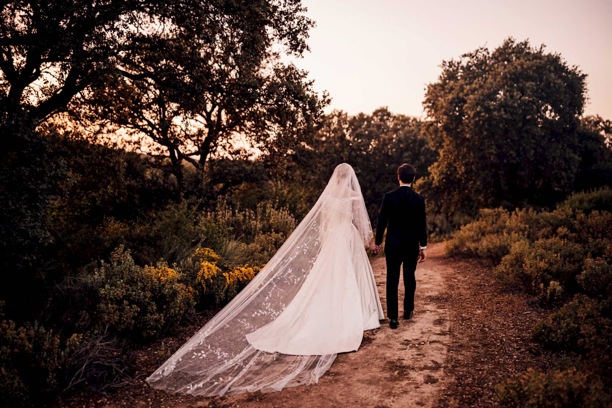 Phillipa_Lepley_bride_Alexandra_Timeless_Duchess_Satin_Couture_Wedding_Dress_with_Bow_and_Hand_Embroidered_Veil_Spanish_Wedding