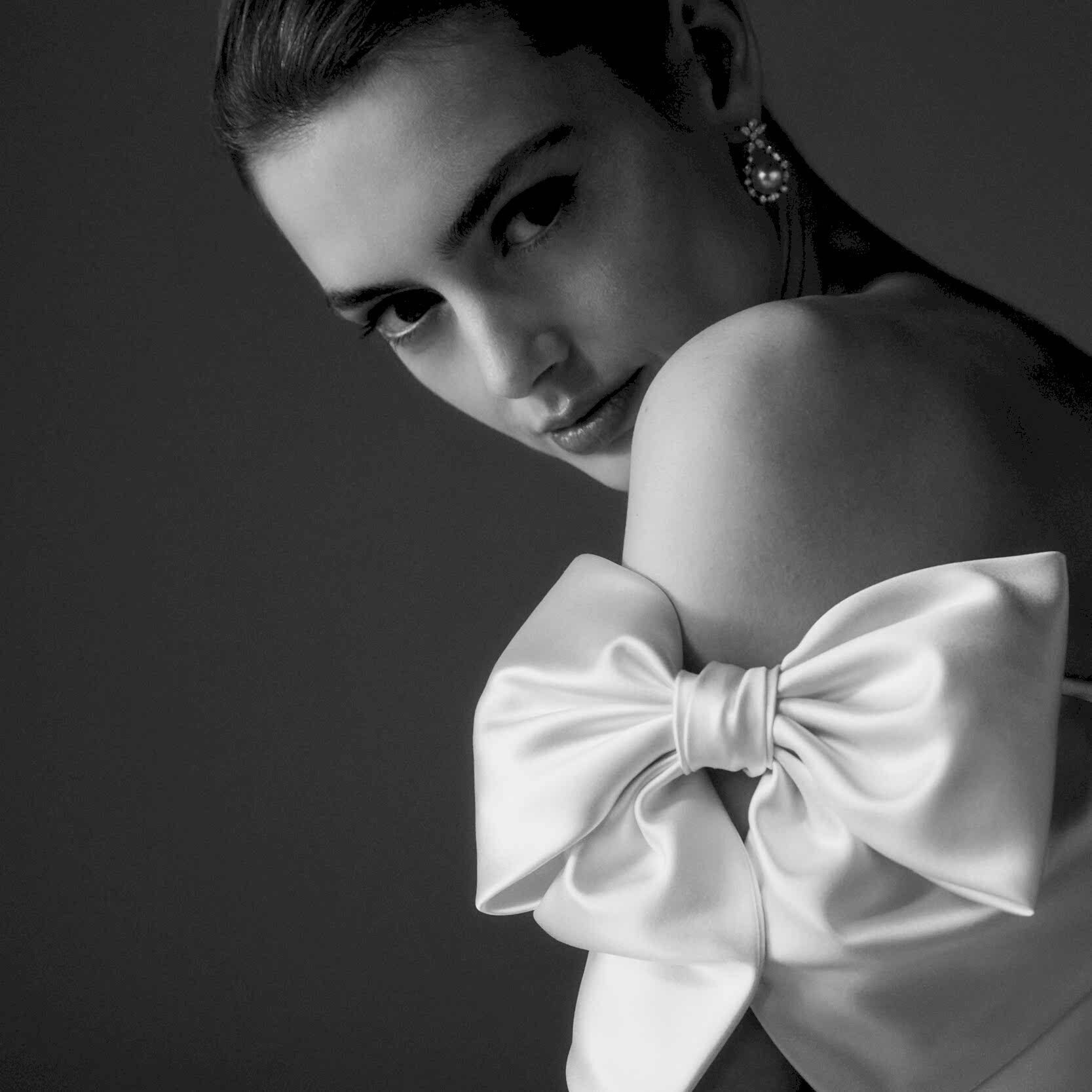 Phillipa_Lepley_Couture_Wedding_Dress_Grace_Collection_Bow_Belle-RES