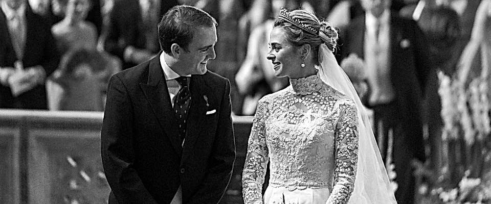 Phillipa_Lepley_Real_Bride_Epitome_of_British_Luxury_Royal_Wedding_Dress_High_Neck_Embroidered