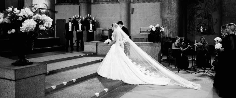 Phillipa_Lepley_Real_Bride_Heirloom_Lace_Veil