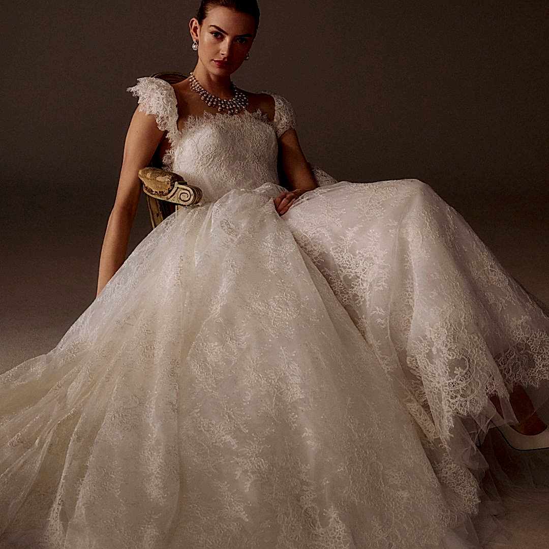 Phillipa_Lepley_Couture_Wedding_Dress_Grace_Collection_Belgravia_Buttercup