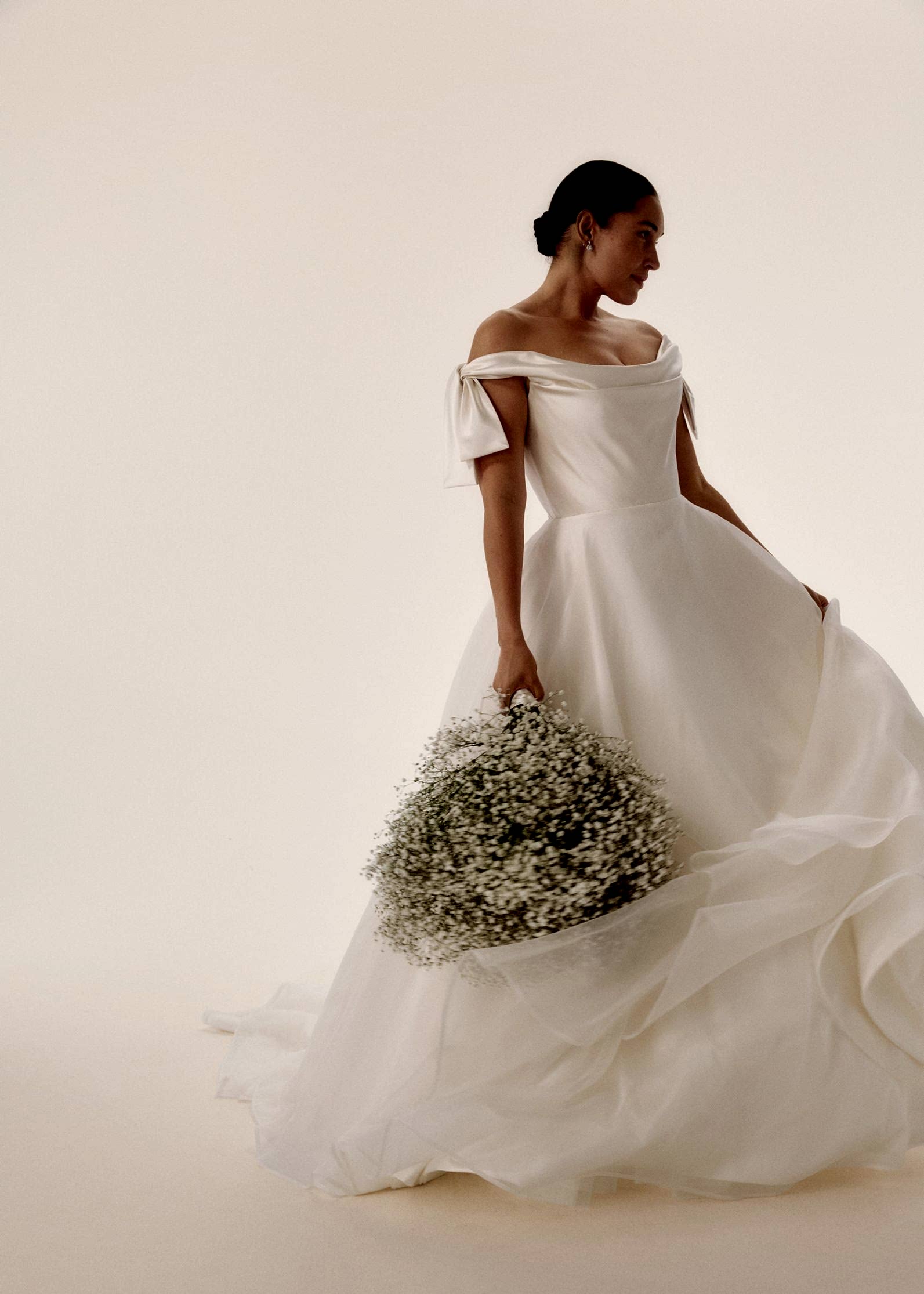Phillipa_Lepley_Couture_Wedding_Dress_Grace_Collection_Vienna_Low_Shoulder_Bow