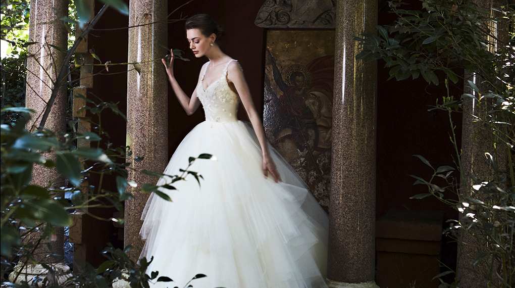 Phillipa Lepley Couture Wedding Dress London UK Designer Bespoke Couture Grand Tulle Surprise Tulle Full Skirted Wedding Dress with Thin Straps Embroidered Bodice Corset 1363 1020 X 570