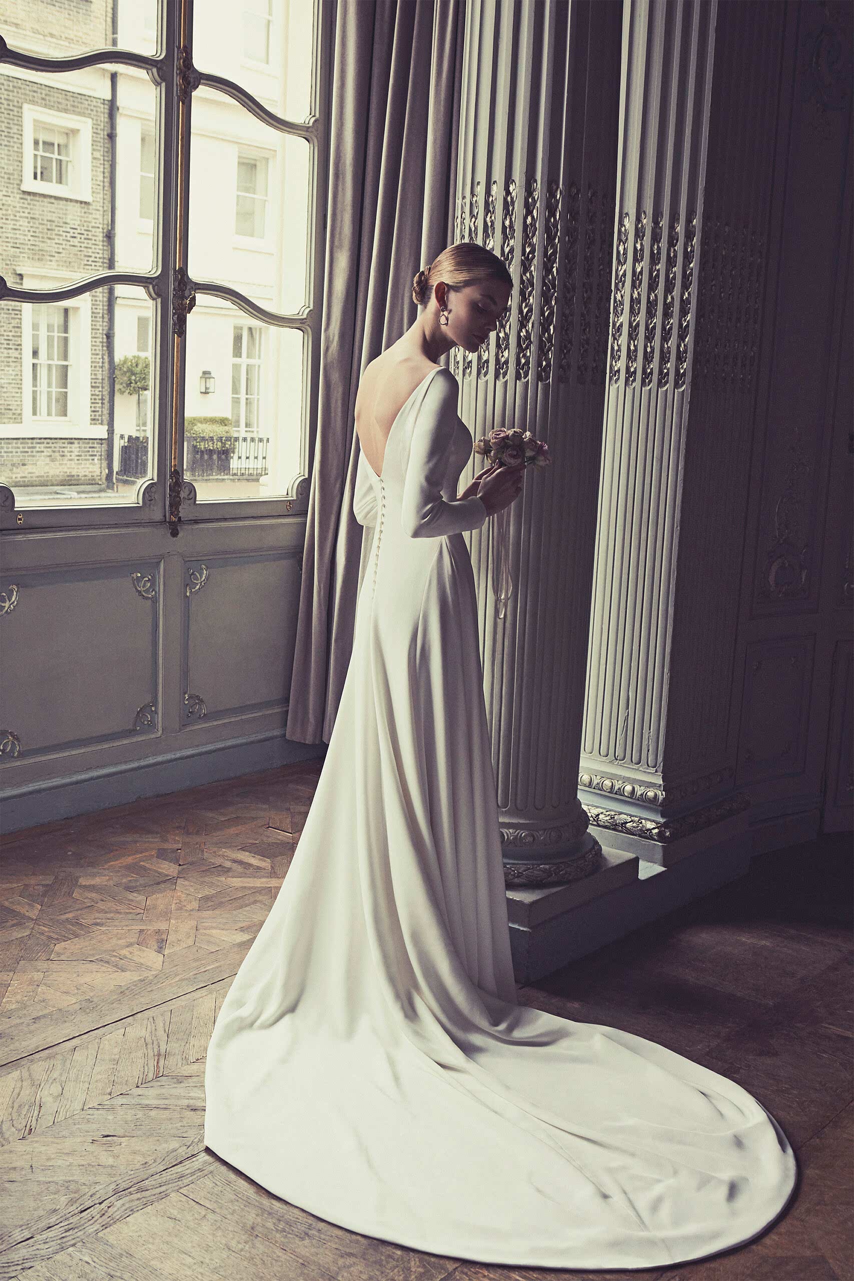 Phillipa-Lepley-Couture-Wedding-Dress-London-UK-Designer-Bespoke-Couture-Auteil-Crepe-Plain-Simple-Boat-Neckline-No-Corset-Slim-V-Neck-Back